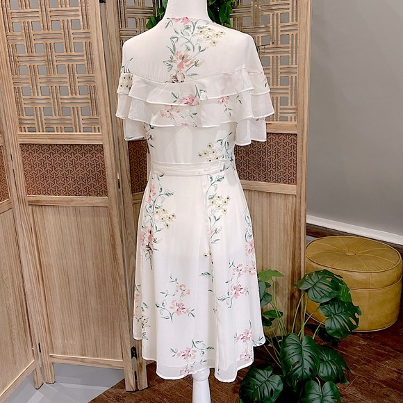 ASTR White Floral Wrap Dress - Picture 6 of 7